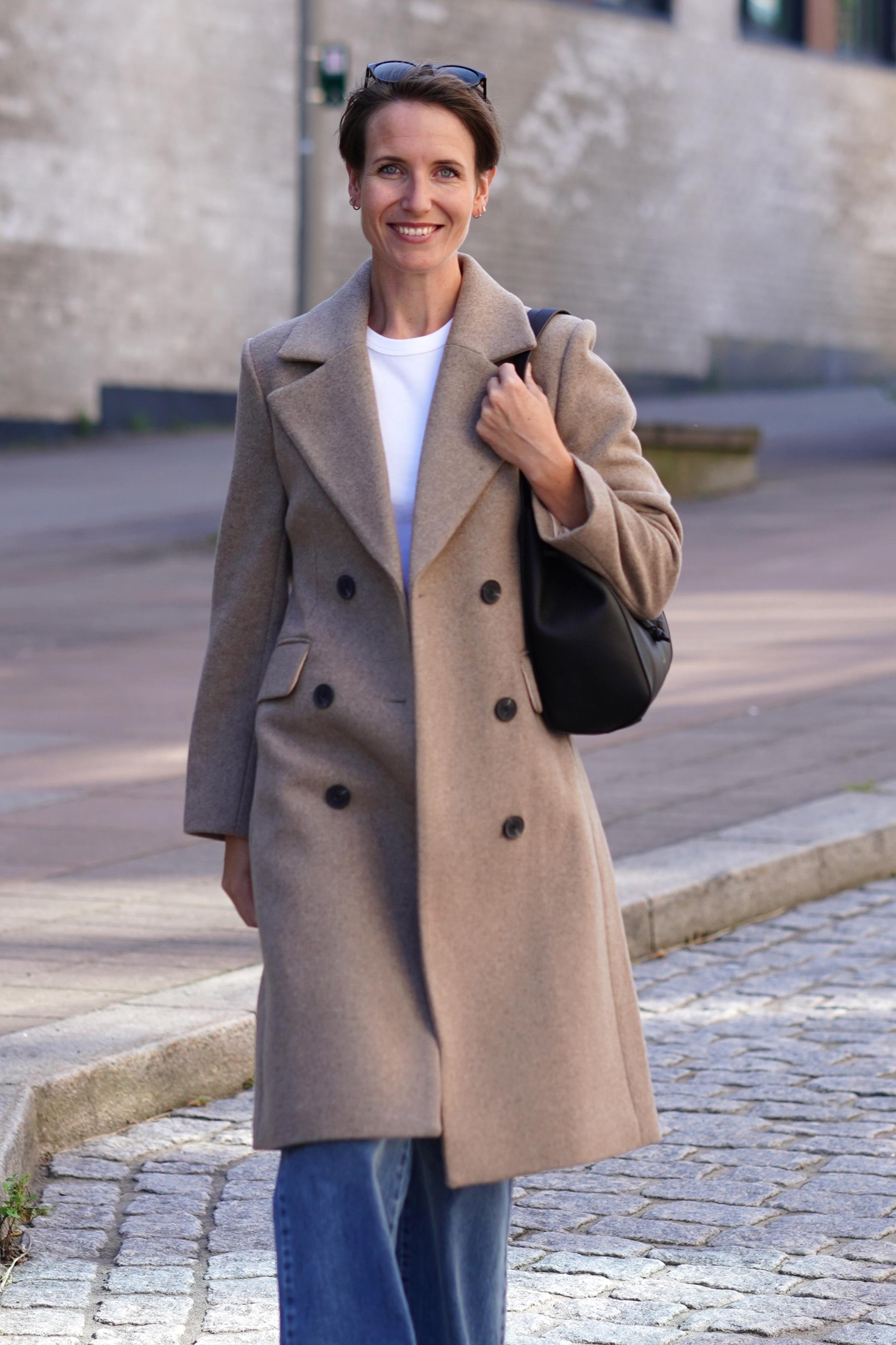 Thora lapel coat